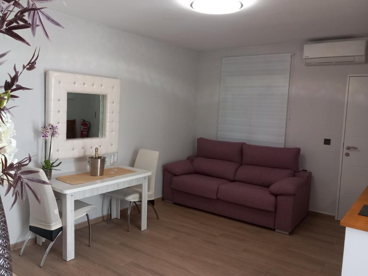 Apartamentos De La Haya & Suite Con Jacuzzi, Junto Al Teatro Romano Merida Exterior photo