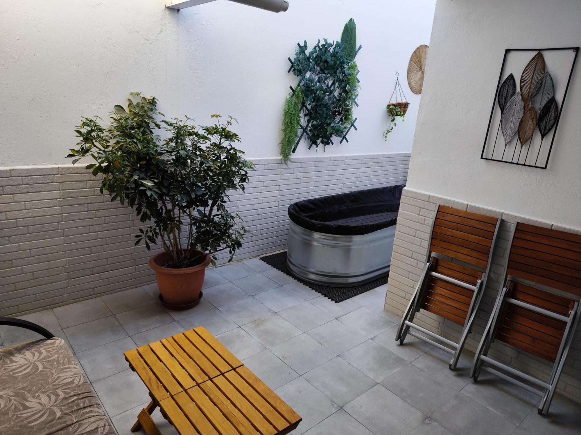 Apartamentos De La Haya & Suite Con Jacuzzi, Junto Al Teatro Romano Merida Exterior photo